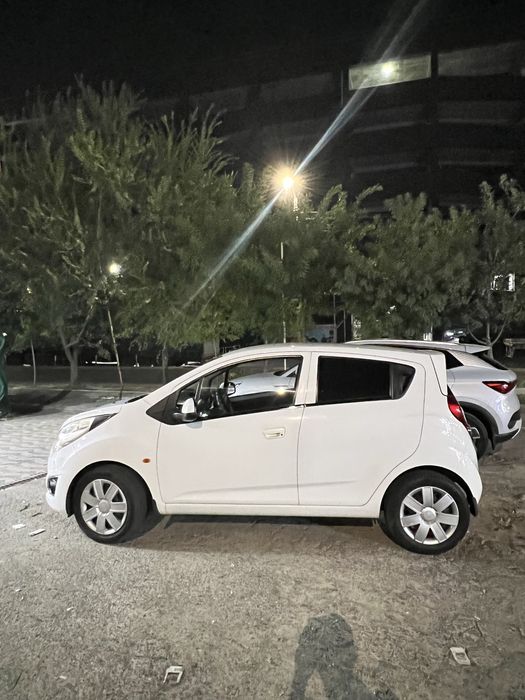 Chevrolet spark.