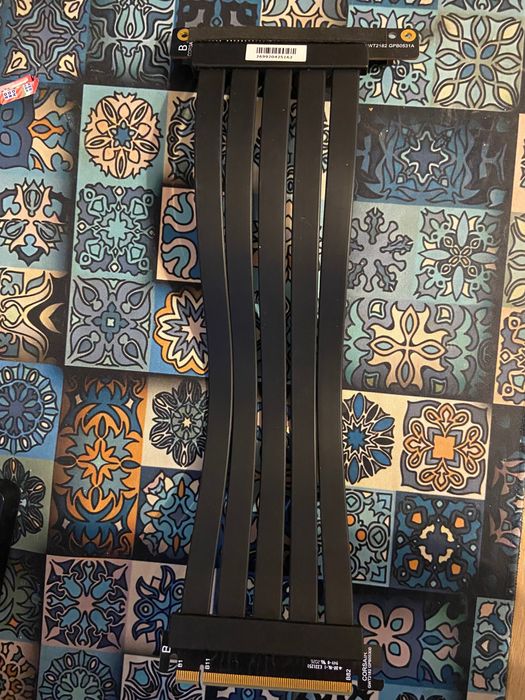 Corsair PCIe 4.0 x16 Extension Cable 300mm - EMI Shielded