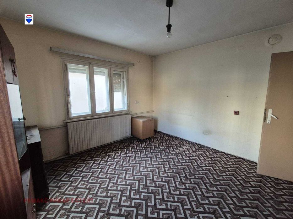 Етаж от къща за продажба кв. Дружба 2