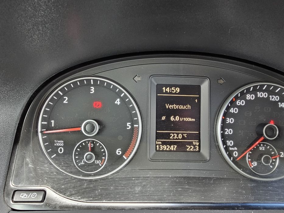 Vw caddy 2015 139000 km reali