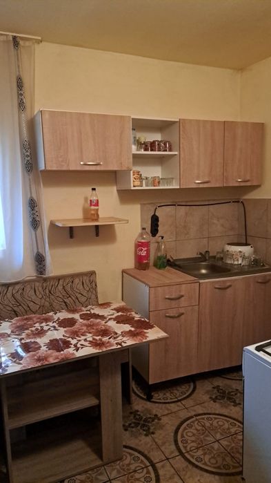 Casă la munte cu pârâu în curte,în localitatea  Nojag.la 18 km.de DEVA