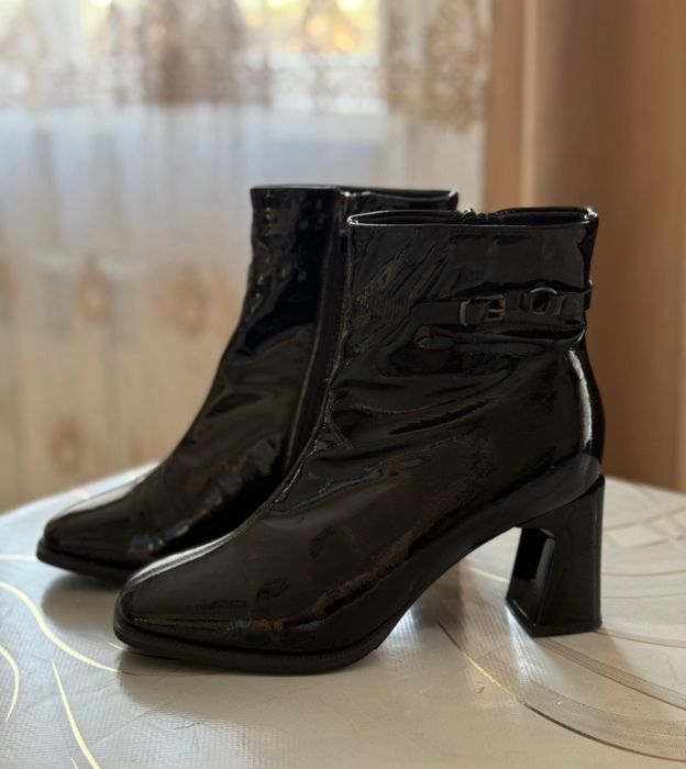 Продам полуботинки женские