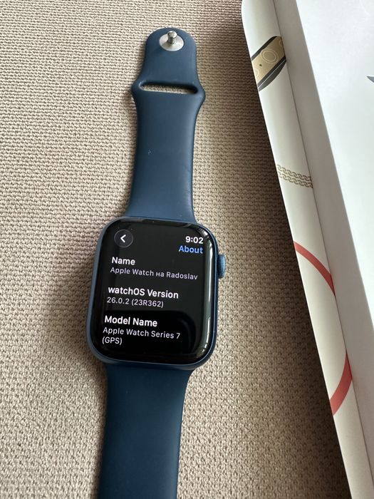 Продавам оригинален apple watch 7 45mm GPS син с подарък!
