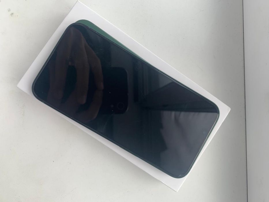 iPhone 13 идеальном состояние