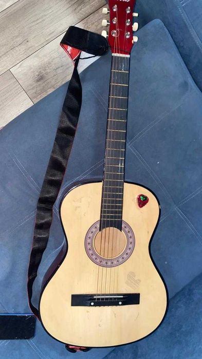 Акустическая гитара