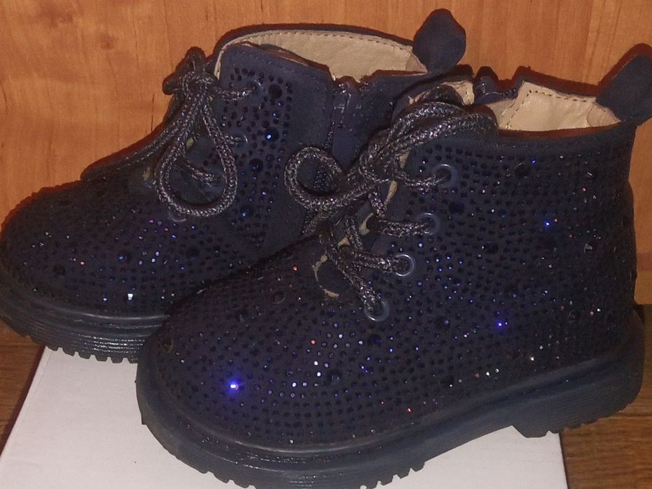 Продам стильные ботиночки на осень-весну!