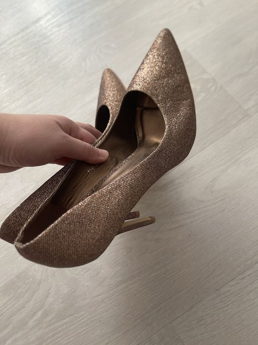 Туфли золотистый