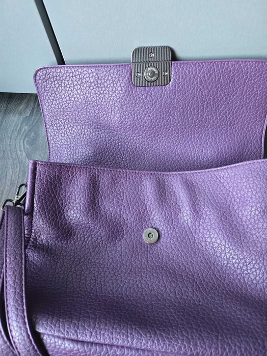 Нова Чанта в лилаво с подарък