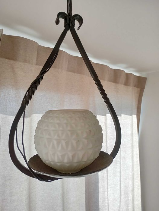 Стари полюлеи от ковано желязо 2 бр.