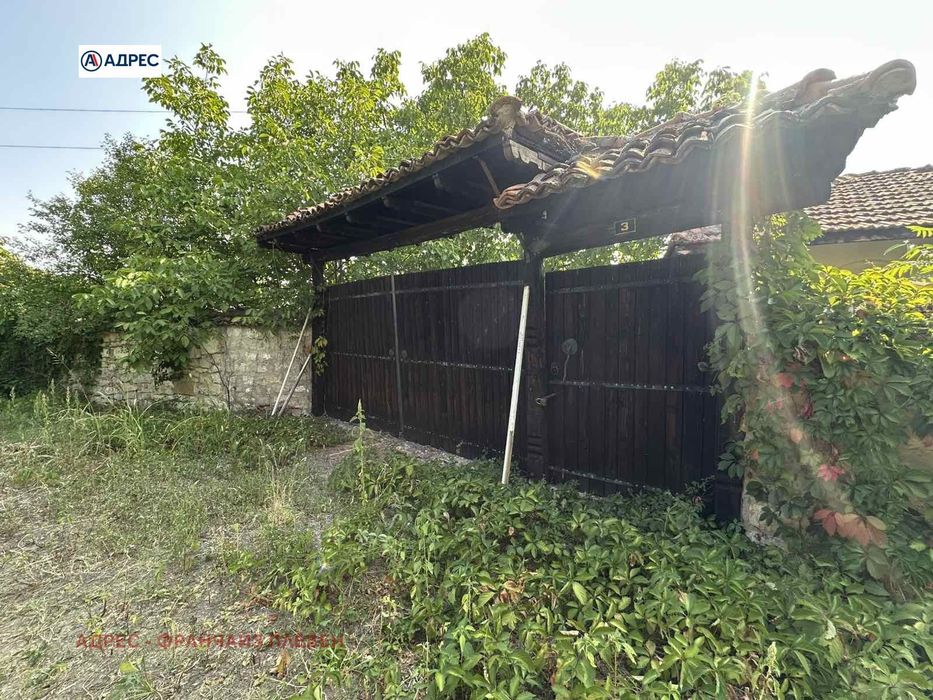 Къща в Плевен, област-с.Петърница площ 146 цена 55000