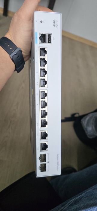 Switch Cisco Catalyst C1000-8T-E-2G-L – Noi, nefolosite