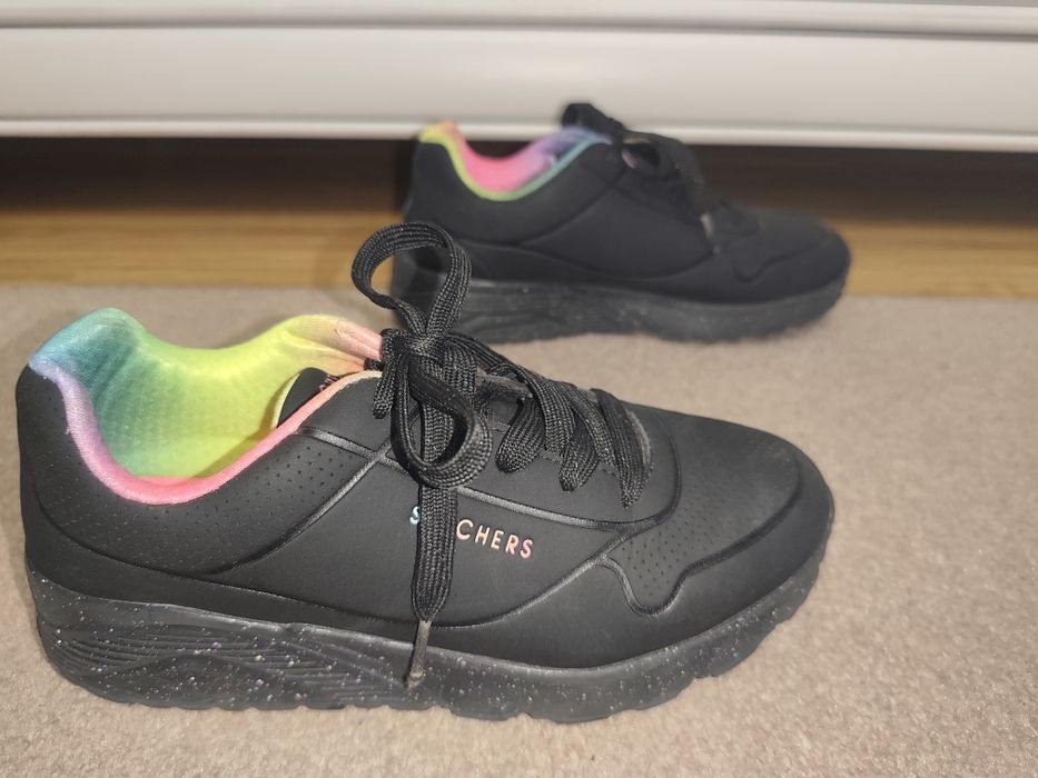 Adidași Skechers negri m 36