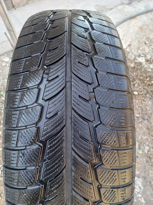 Зимние шины 235/65/R17