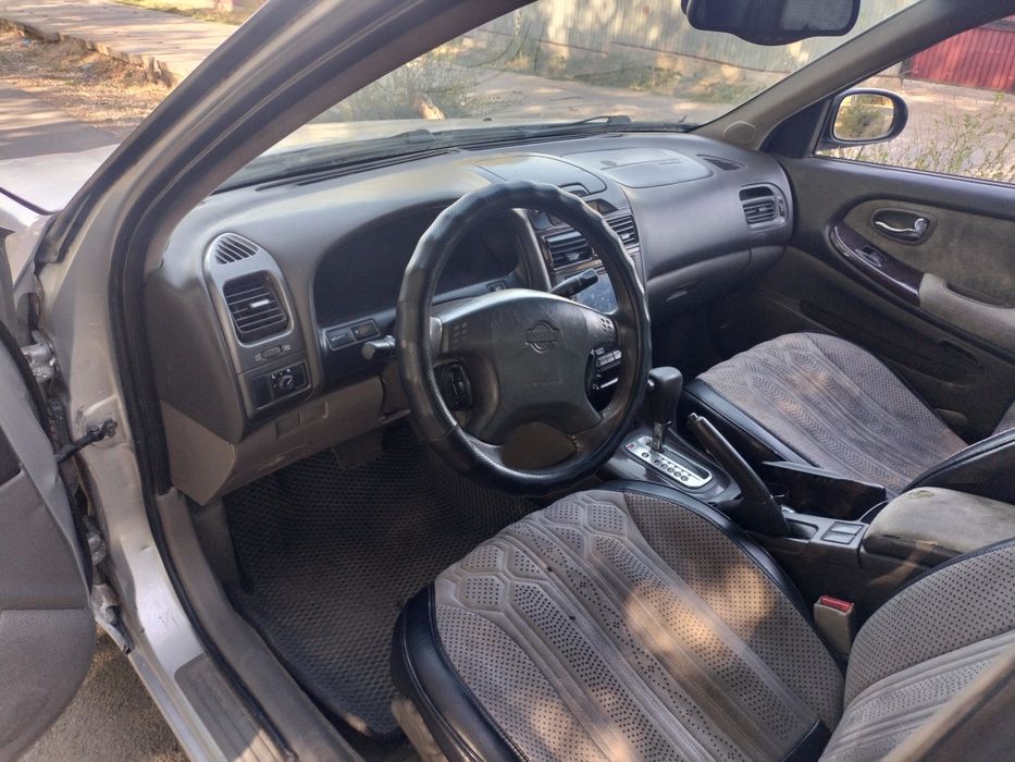 Продам машину 2001года Максима