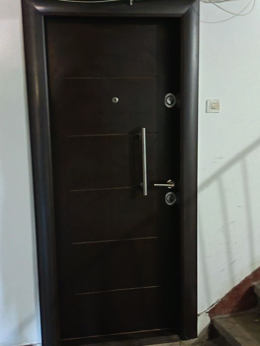 Apartament si spatiu comercial