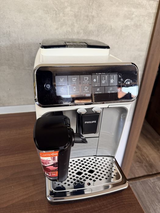 Espresor eexpresor aparat de cafea Philips EP seria 3200 Garantie 6 luni