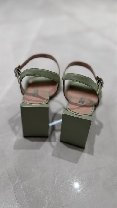 Продам босмоножки Basconi