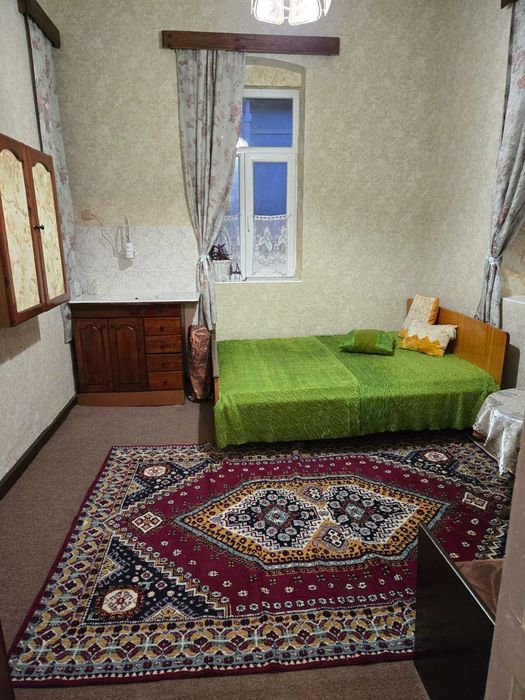 Дава се под наем Етаж от къща в Плевен, Широк център - 65 кв.м за 398.82 € - Снимка #1