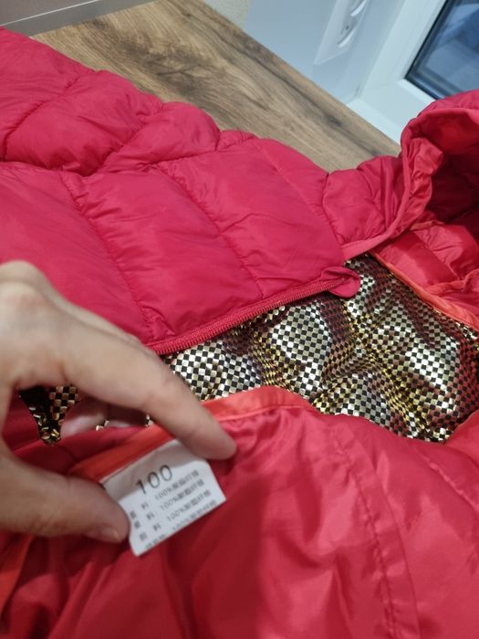 Продам детскую куртку размер 100