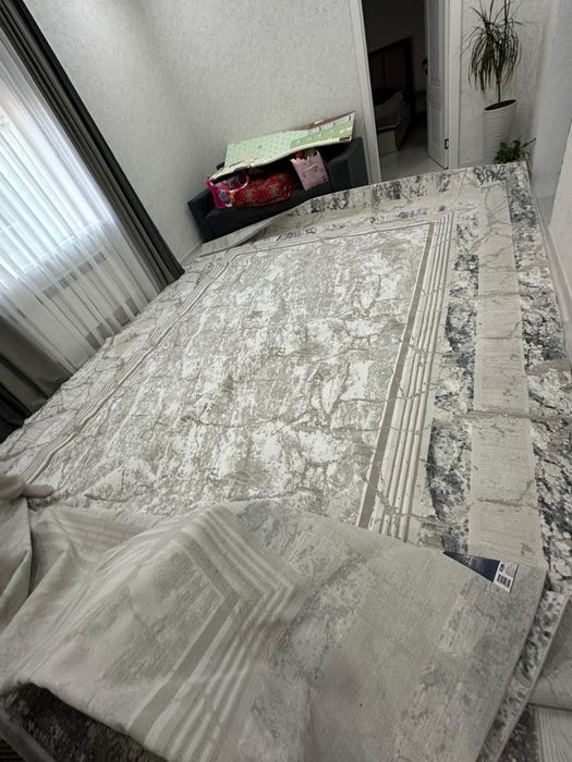 Продам ковер Цена 200