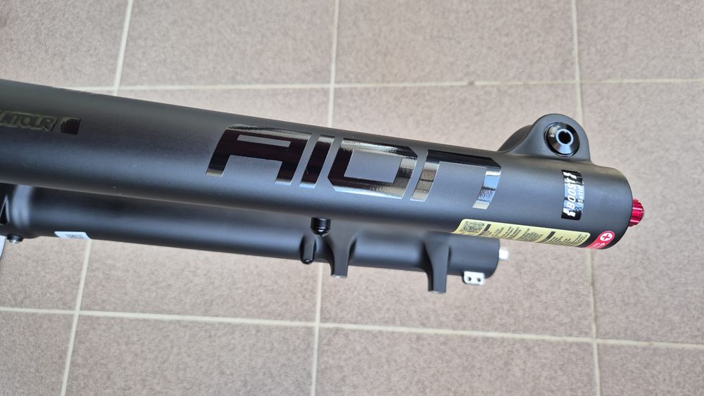Furca noua MTB Suntour Aion 38, pe 29, de 170