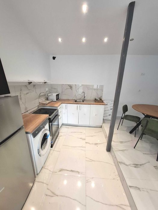 Продава реновирана къща 70 м2 с двор 200 м2 в Аспровалта