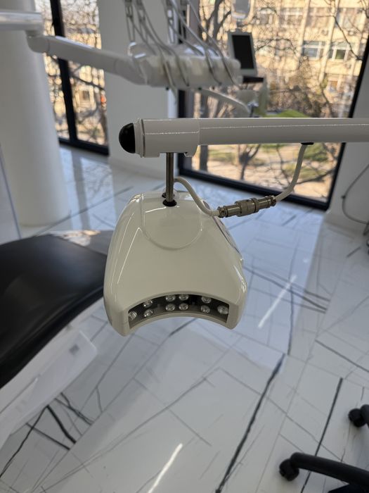 Стоматологичен LED апарат за активиране на избелване на зъби