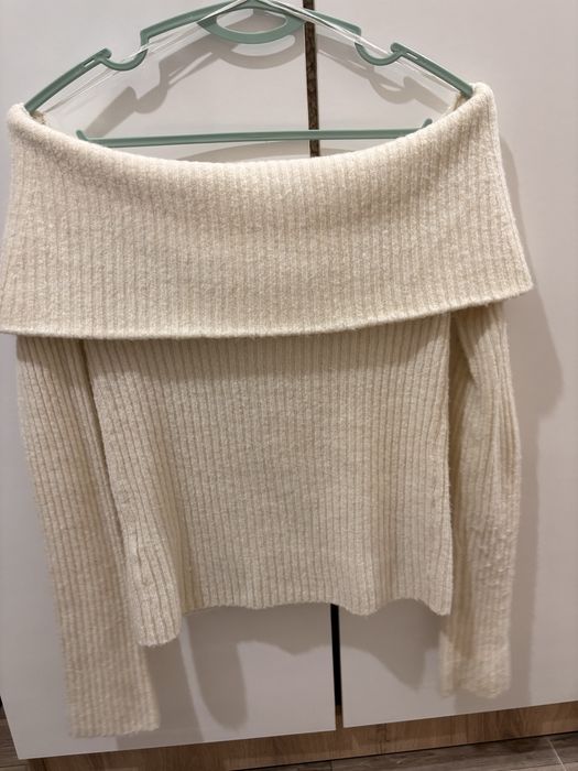 Пуловер с паднали рамена