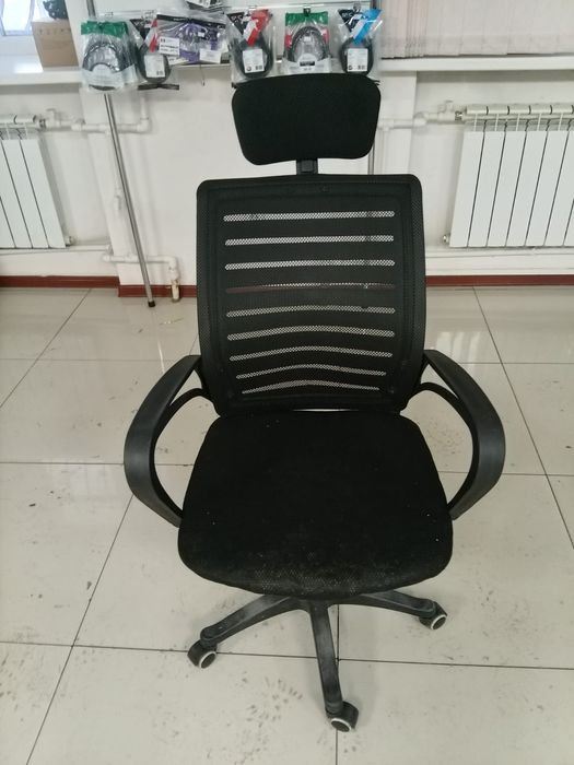 Продам офисное кресло б/у