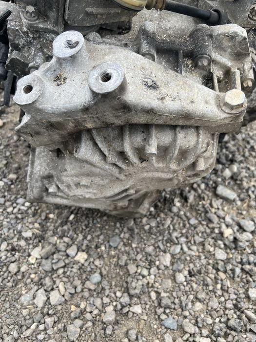 Cutue viteze opel astra j