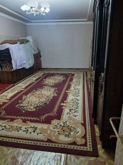 Hovli uchastka sotiladi