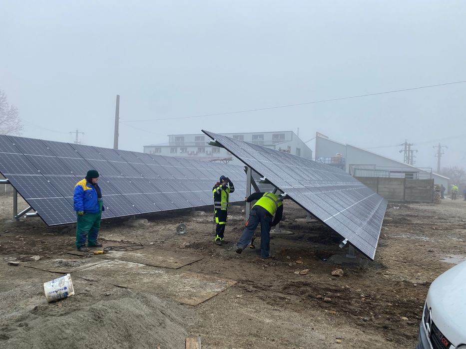 Sistem complet de montaj la sol pentru 10 panouri fotovoltaice