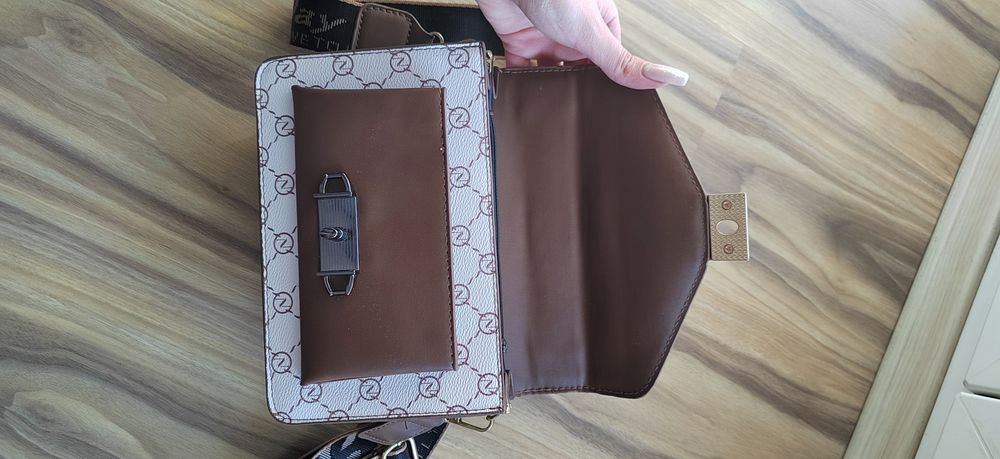 Елегантна дамска чанта