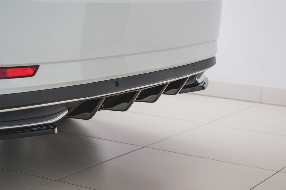 Добавка за задна броня Maxton design за Skoda Superb (2019-)