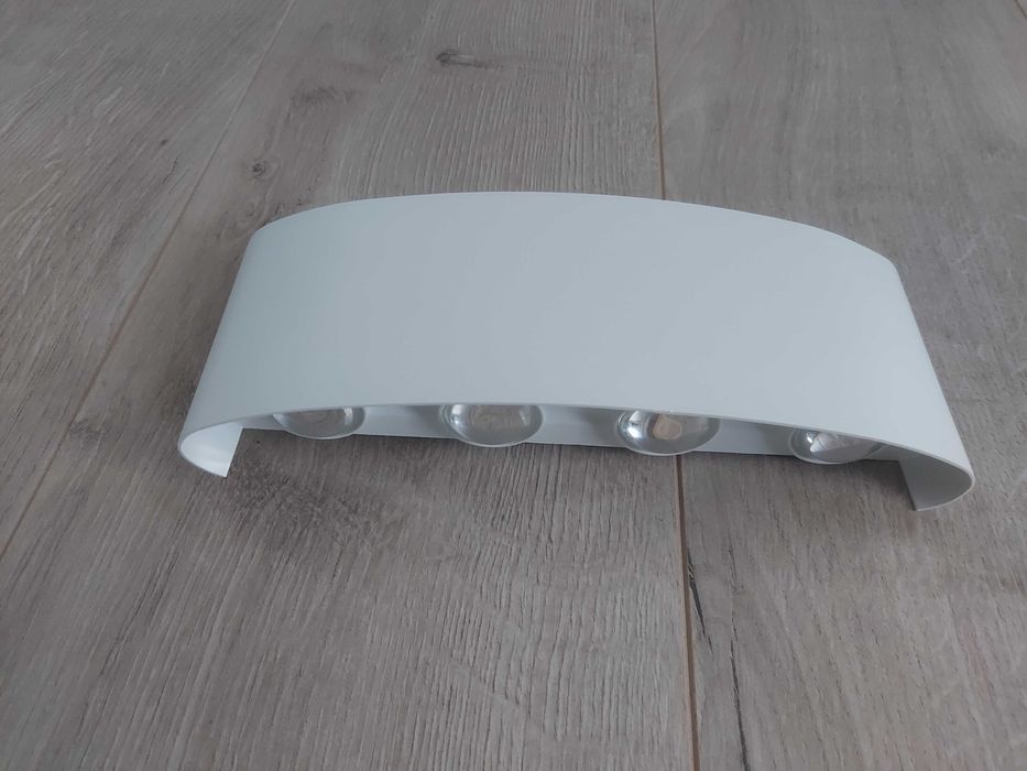 споты новые на стену