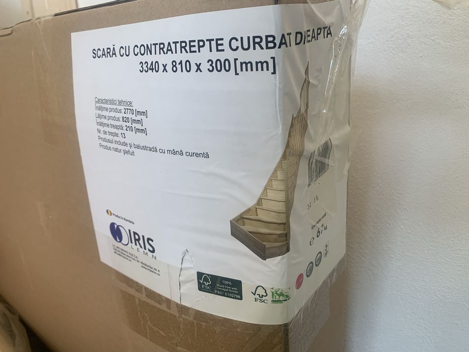 Scara de lemn interioara cu contratrepte