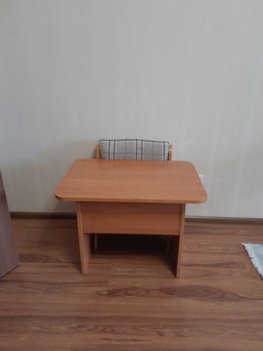 Продам детский стол со стулом
