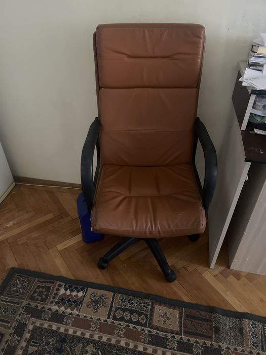Scaun birou folosit in stare buna