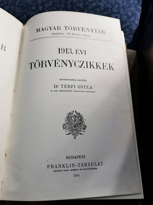 Colectie carti vechi cu legistlatia maghiara (1871-1912)