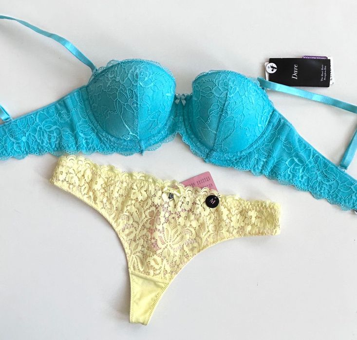 Дантелен сет от нов сутиен Dare & бикини Hunkemoller