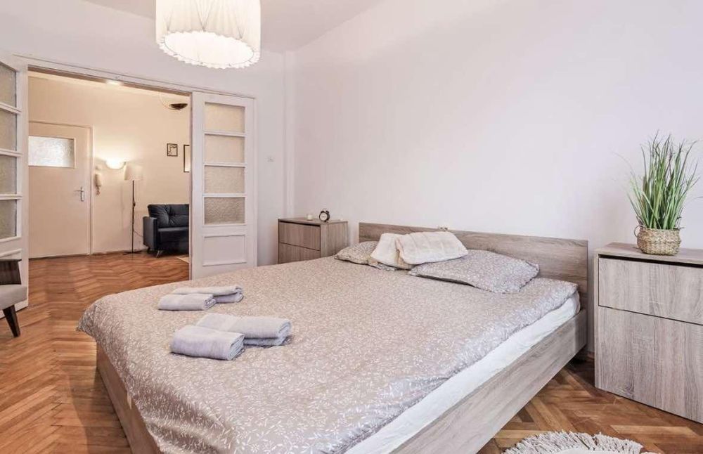 Дава се под наем Четиристаен апартамент в Варна, Център - 100 кв.м за 750 € - Снимка #8