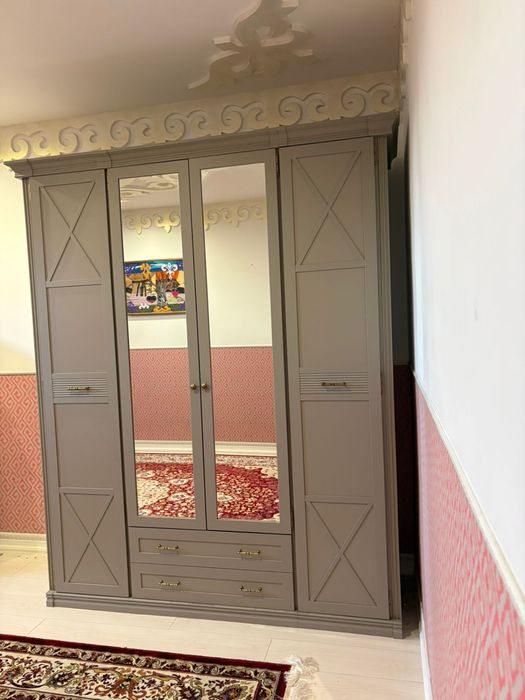 Шкаф практический новый