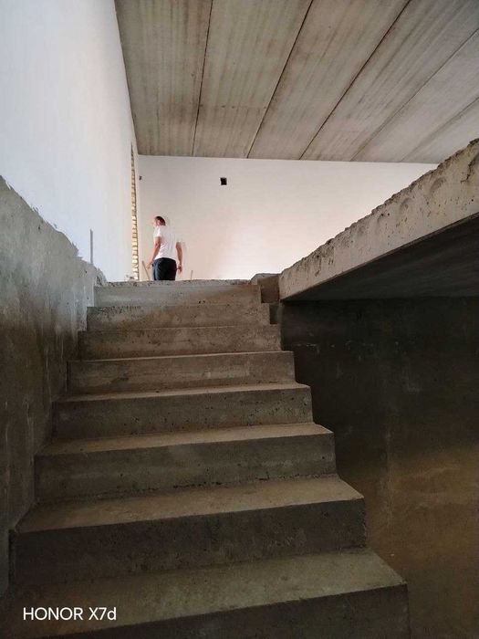 Buxoro shahar hududida bino sotiladi