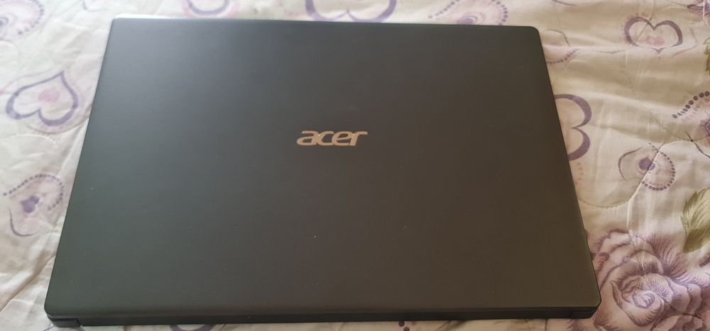 Продавам лаптоп почти като нов