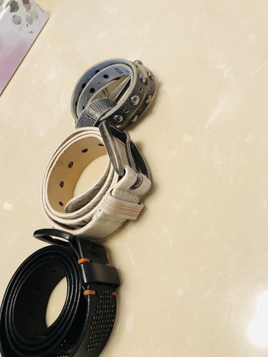 Curele dama , barbati din piele