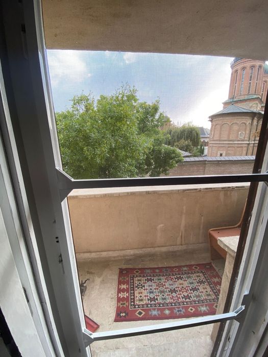 Închiriez apartament de 3 camere Piața Unirii