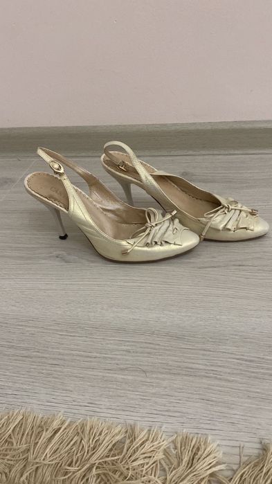 Туфли на каблуках