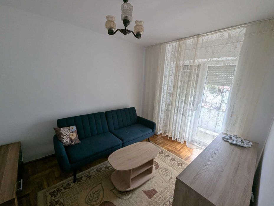 De închiriat – Apartament 3 camere, etaj 1