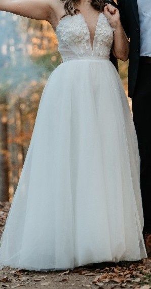 Rochie mireasa in V, A line, cu trena si voal, maneci