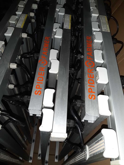 Spider Farmer SE7000 720W 2 75umol/j